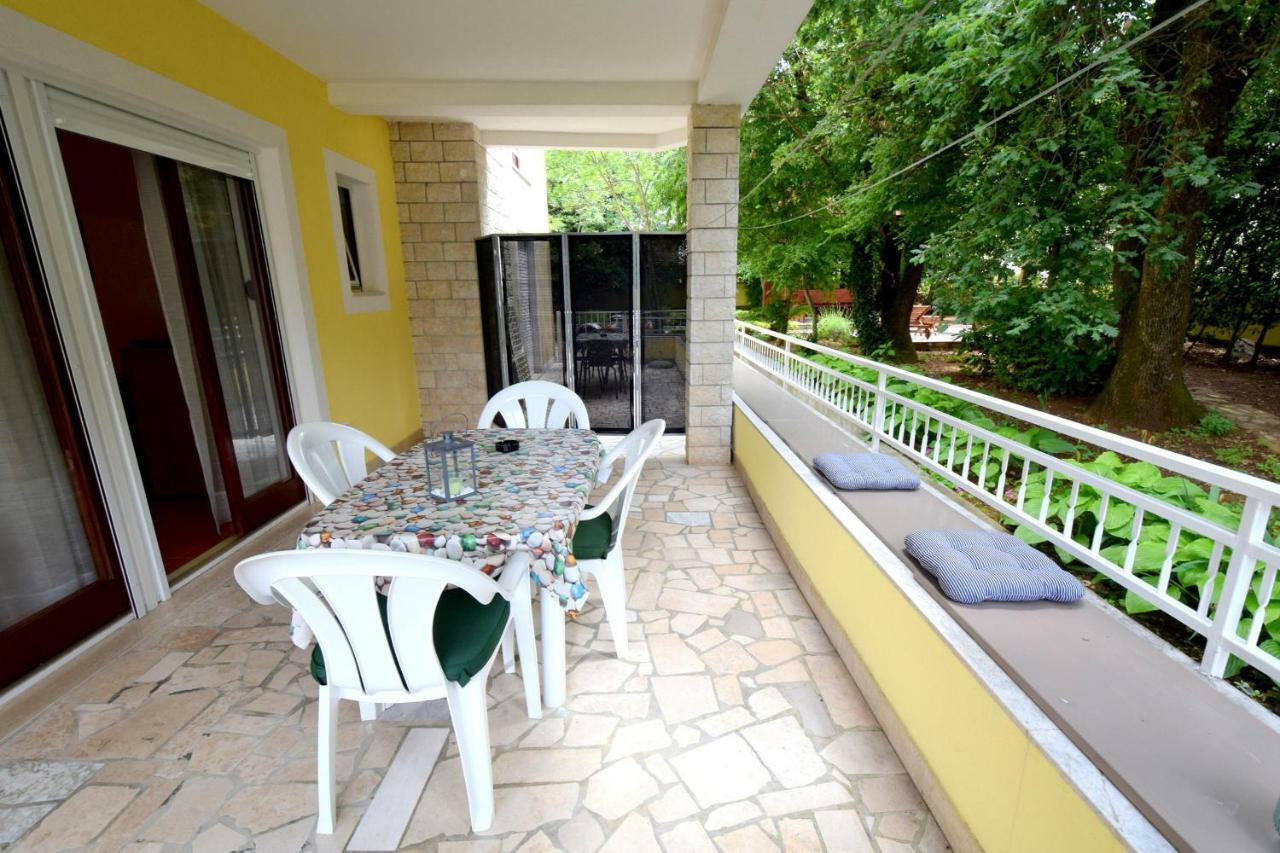 Apartments Andrea Malinska Bagian luar foto