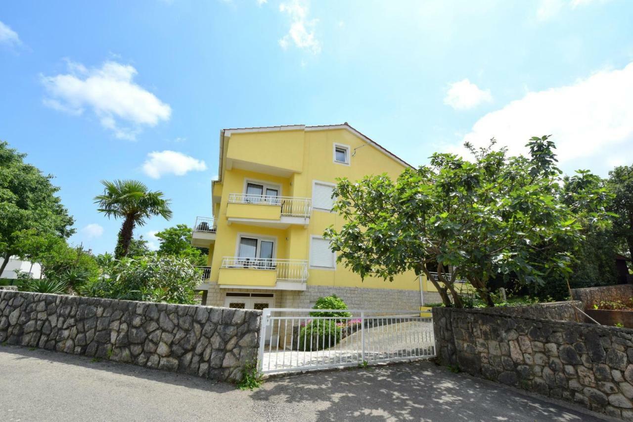 Apartments Andrea Malinska Bagian luar foto